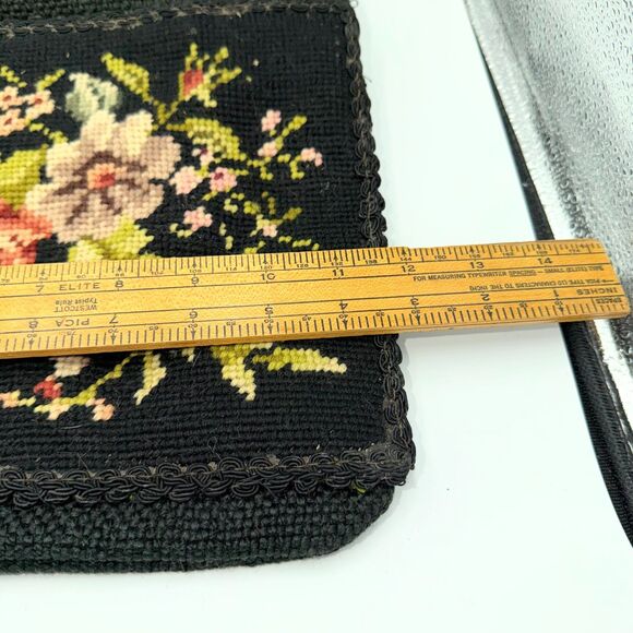 Vintage Black Floral Needlepoint Handbag Lucite Handle Tapestry Purse 60s 70s - Picture 8 of 8